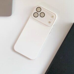 Cream iPhone16 Case
